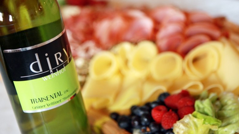 Heurigen snack, &copy; Weinhof Diry