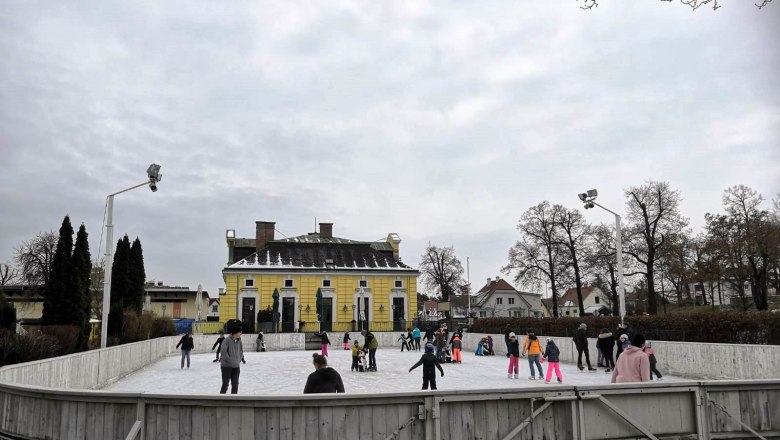 Ice rink in Retz, &copy; Herbert Presler