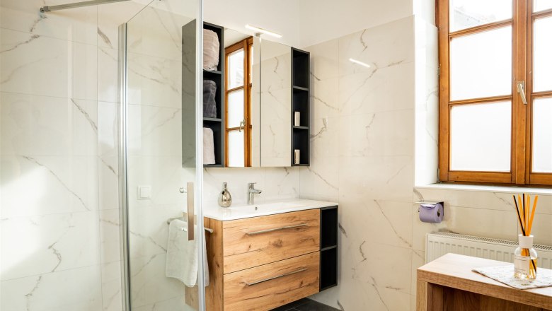 Bathroom, &copy; Georg Pomassl