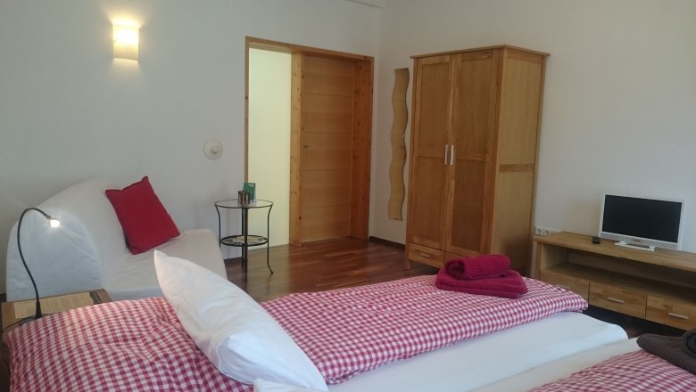 stone owl room1-og-x, © Christoph Mehofer