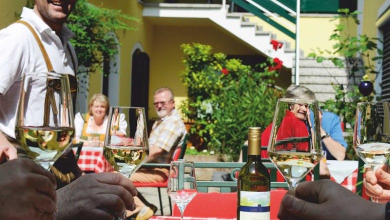 Socializing in the courtyard, © Steve Haider