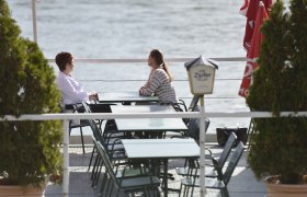 Lodn&aacute; kaviareň Struden, &copy; Steve Haider