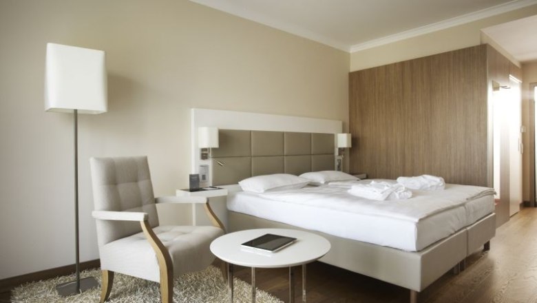 Doppelzimmer Standard, © Steigenberger Hotel and Spa, Andreas Hofer