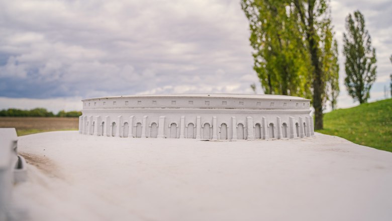 Model of the amphitheater in the civil city, © RSV