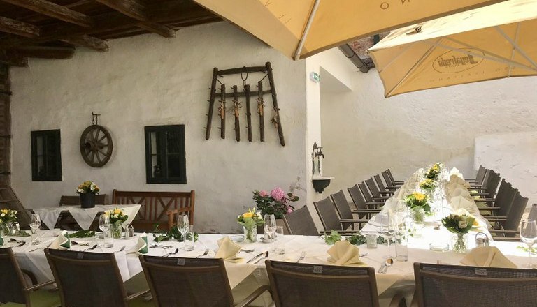 Inner courtyard Rathauskeller Melk, &copy; Rathauskeller Melk