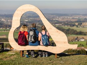 Cestou čakaj&uacute; zast&aacute;vky na odpočinok a panoramatick&eacute; v&yacute;hľady, &copy; schwarz-koenig.at