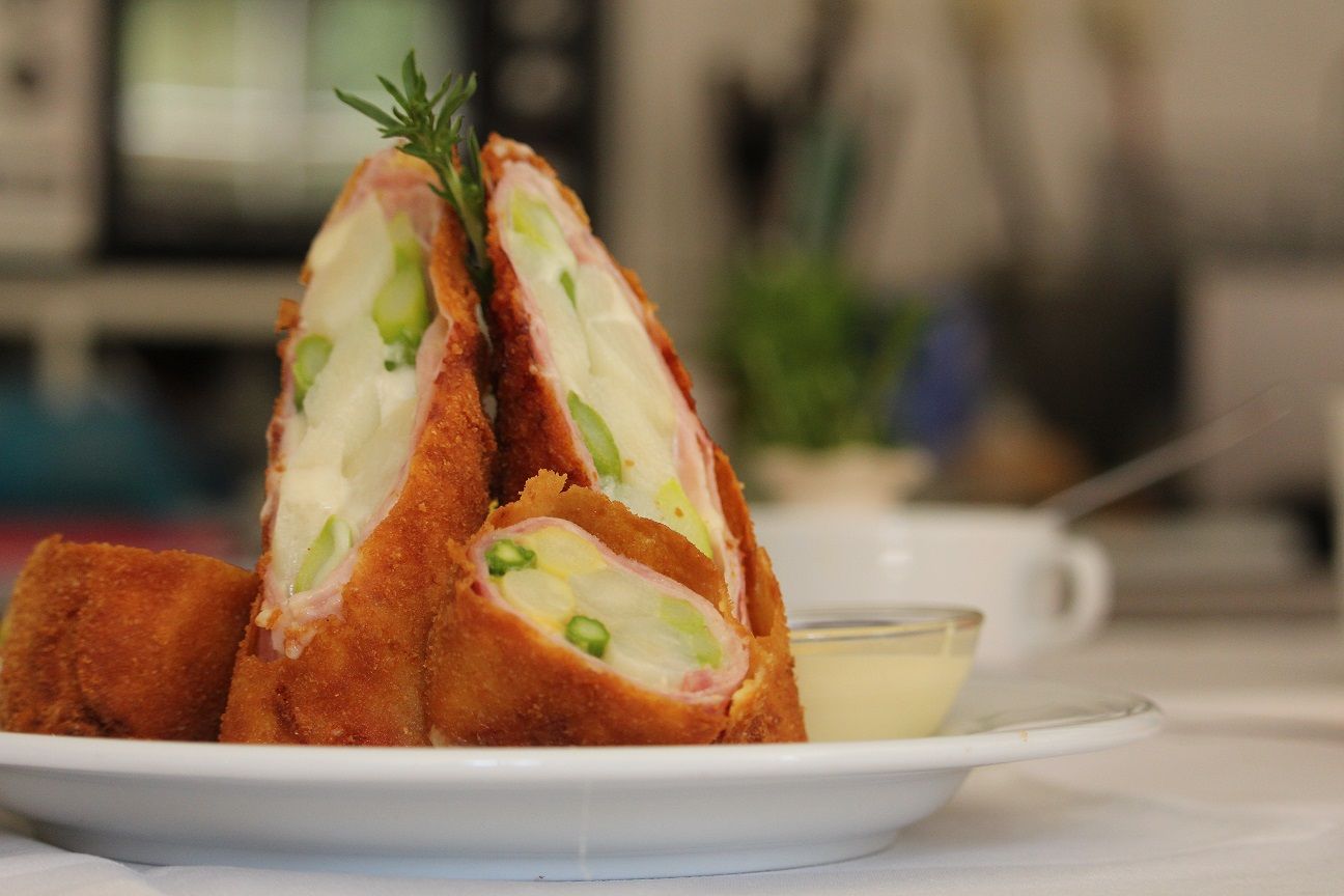 Špargľa cordon bleu
