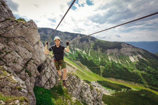 V impozantných výškach: ferrata na Hochkare, © HOFER.at/heldenderfreizeit.com