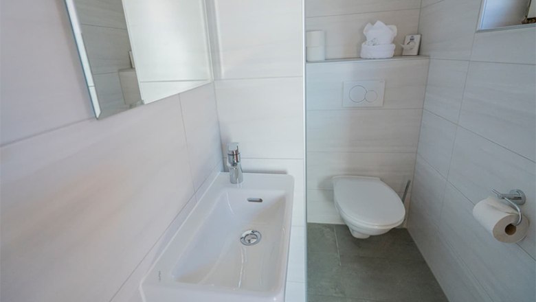 Toilet, © Stephan Mussil