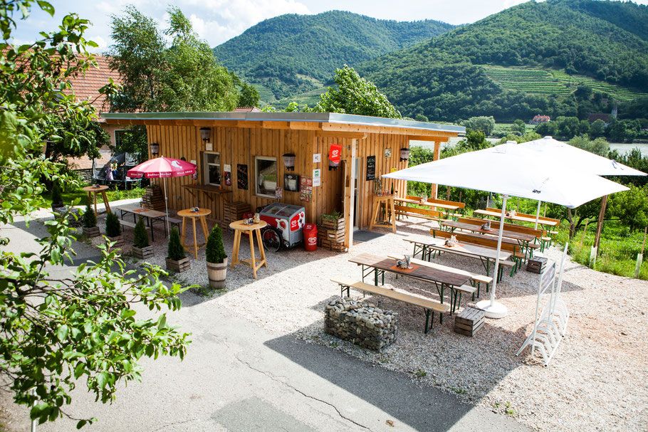 M-Restaurant v Schwallenbachu