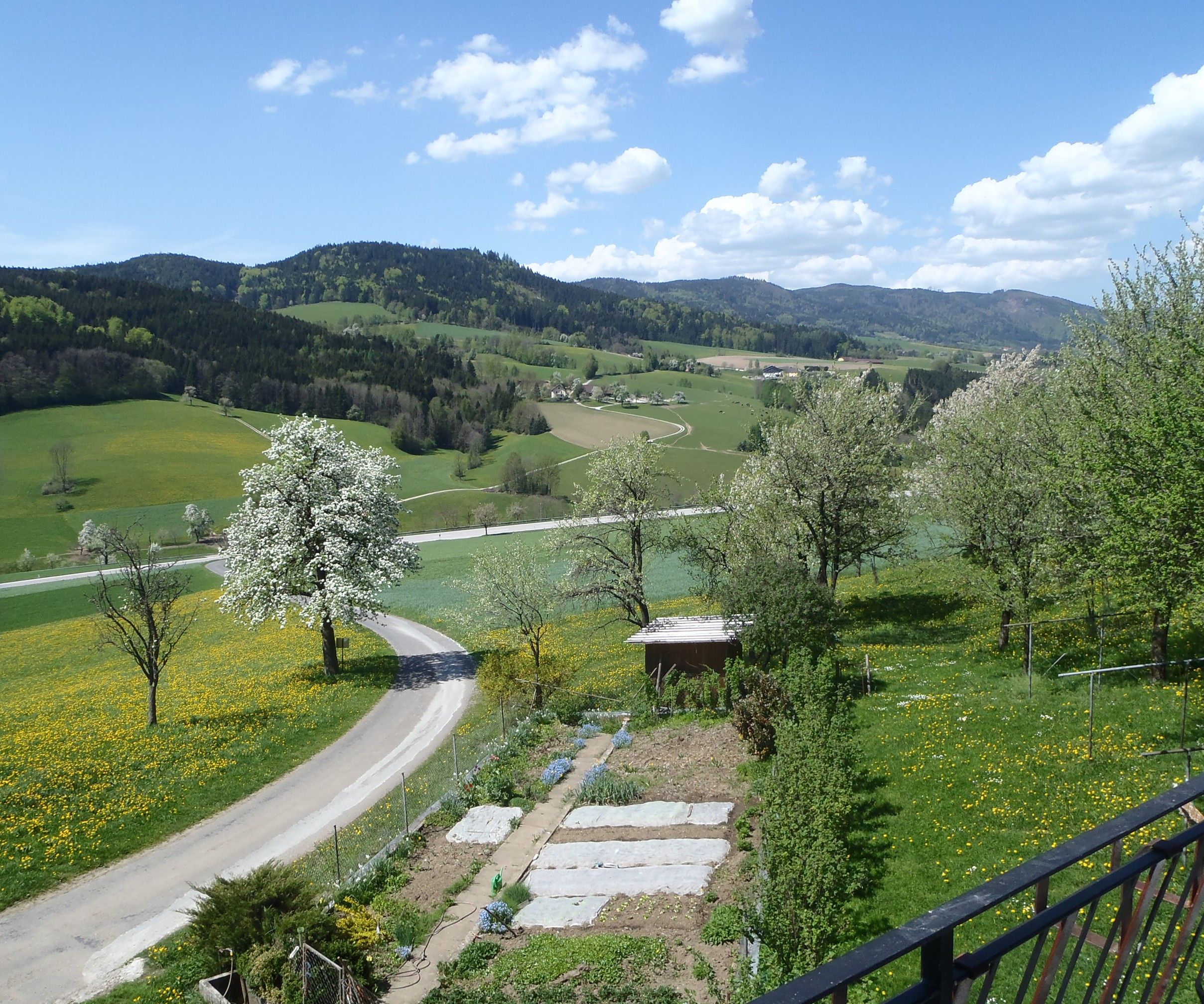 Pohľad z balkóna na jar, Yspertal