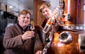 Schnapps production in Lilli's experience, &copy; Familie Aufreiter