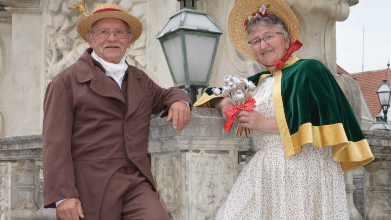 Humorous journey through time in historical garb, Zwettler Biedermeier couple, &copy; Stadtgemeinde Zwettl