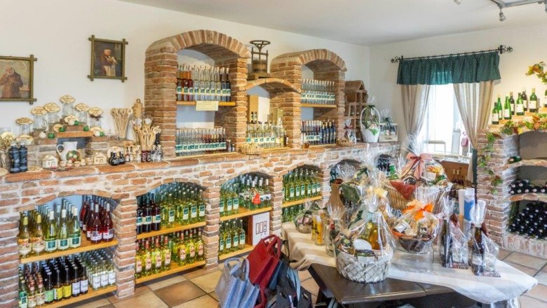 Farm store Lindenhof, &copy; Michael Tanzer