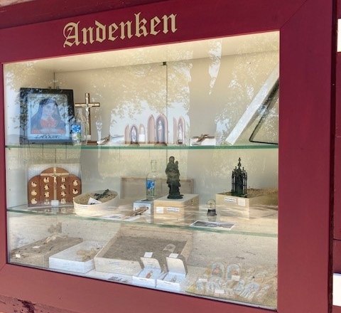 Healing fountain showcase souvenir, &copy; Wienerwald Tourismus