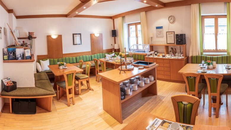 Breakfast room, &copy; Michael Parak