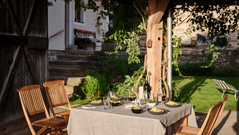 Večera na nádvorí, © Mathias Lixl / lixl.com