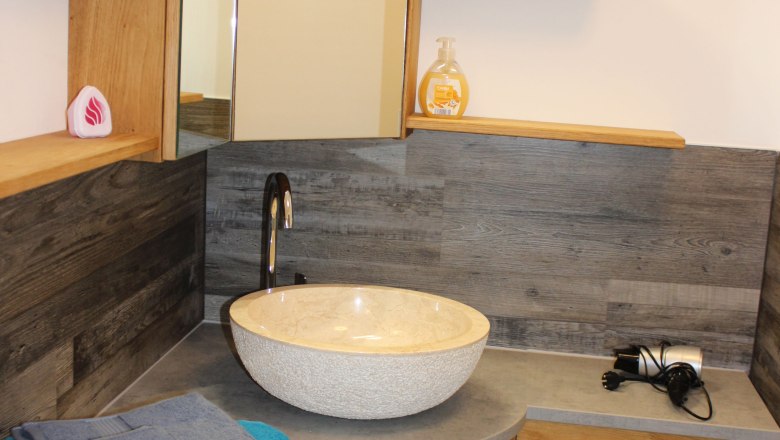 Tinyapartment - Um&yacute;vadlo do k&uacute;peľne, &copy; &copy; HomeW4, Sonja Wiesinger