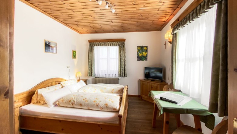 Room, &copy; Heidi Zettel