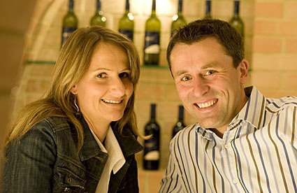 Winegrower couple, &copy; Mold