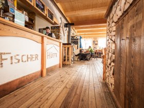 Einkehren in der Fischerh&uuml;tte, &copy; &copy;Wiener Alpen, Foto: Martin F&uuml;l&ouml;p