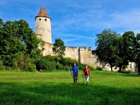 Burg Seebenstein (Copyright: POV), &copy; Wiener Alpen in Nieder&ouml;sterreich