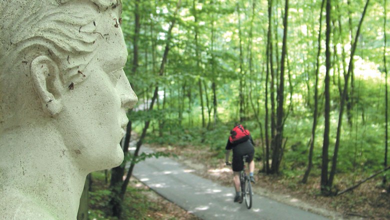 Umenie na cyklotrase Piestingtalradweg, © Enzo Graphik/Heinz Roffeis