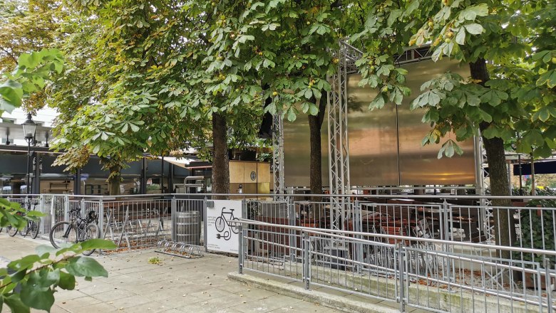 E-charging stations at the Hofbr&auml;uhaus, &copy; Donau N&Ouml; Tourismus_BF
