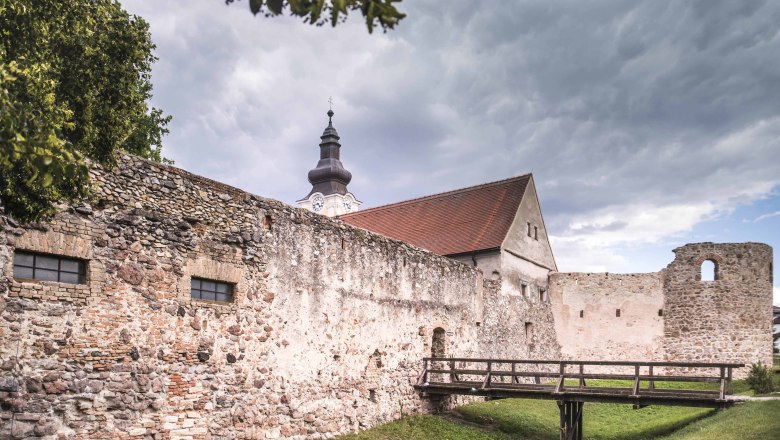 Traces of the Romans in Mautern, &copy; Donau N&Ouml;/Daniela Matejschek