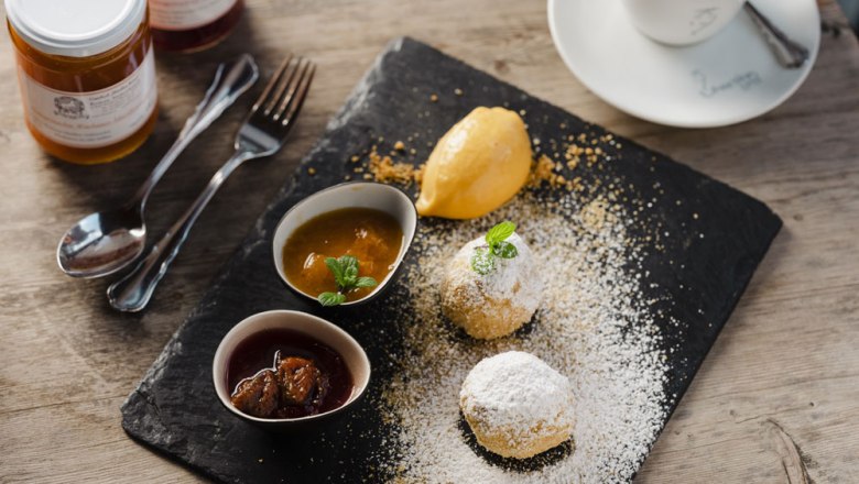 Apricot dumplings, homemade chutneys, &copy; Nieder&ouml;sterreich Werbung/Michael Reidinger