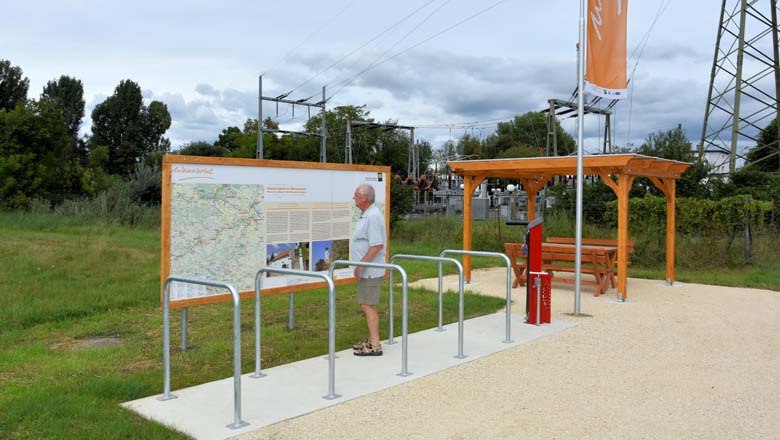Weinviertel rest area Lanzendorf, EV 9, &copy; Gemeinde Mistelbach / Mark Sch&ouml;nmann