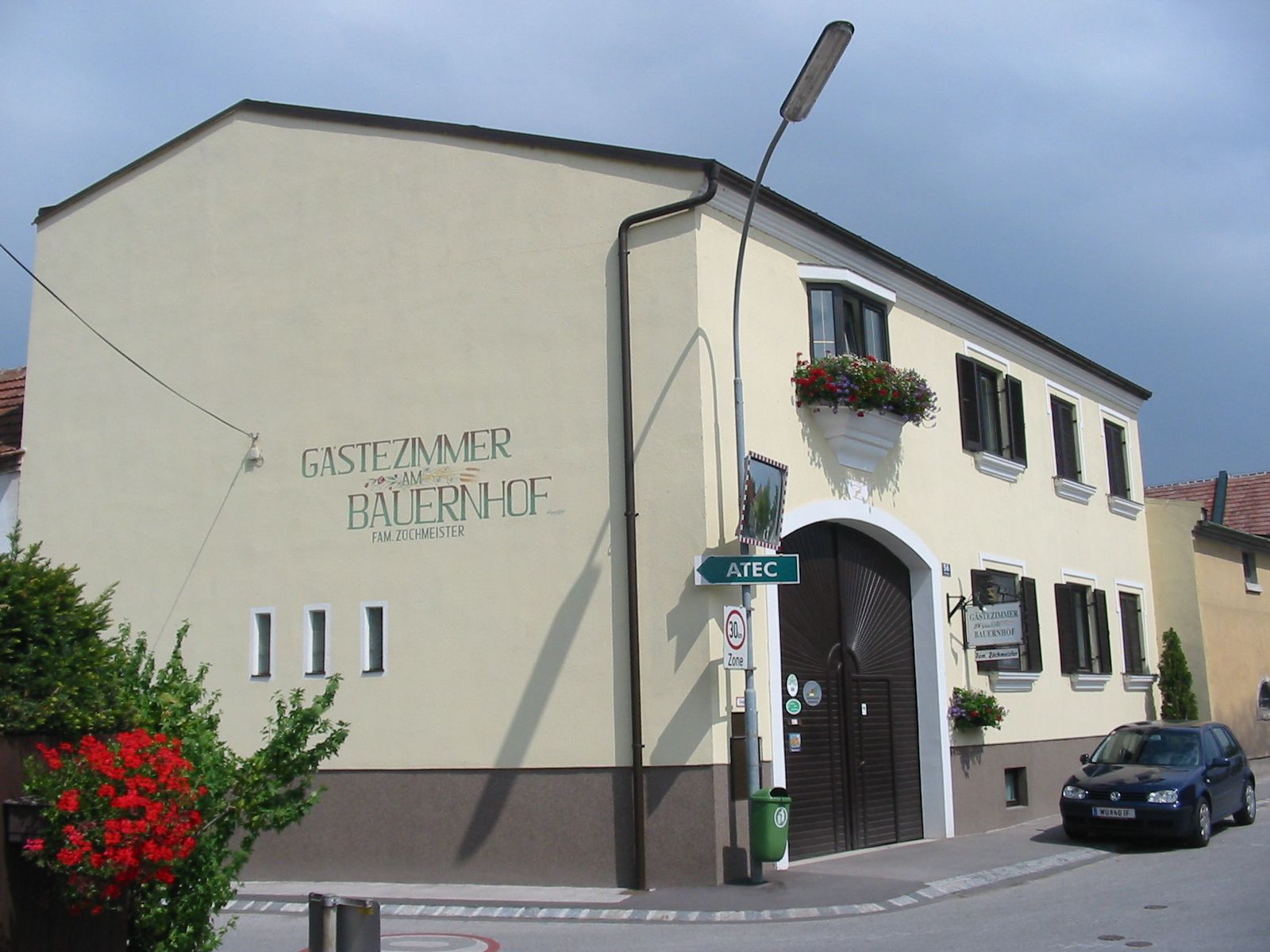 Penzión s označením "Gästezimmer am Bauernhof Fam. Zöchmeister".