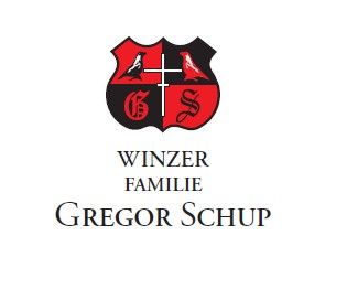 Erb s vtákmi a iniciálami, pod textom "Winzer Familie Gregor Schup".