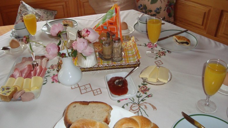 Breakfast table, &copy; Fam. Sommer-Leitner