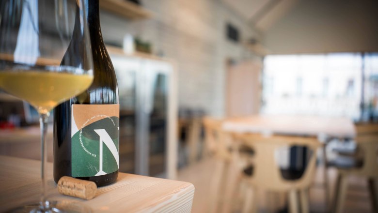 V&yacute;živn&eacute; v&iacute;no, &copy; robert herbst