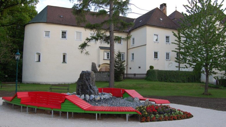 Dirndloase in the castle park, &copy; Gemeinde Kirchberg