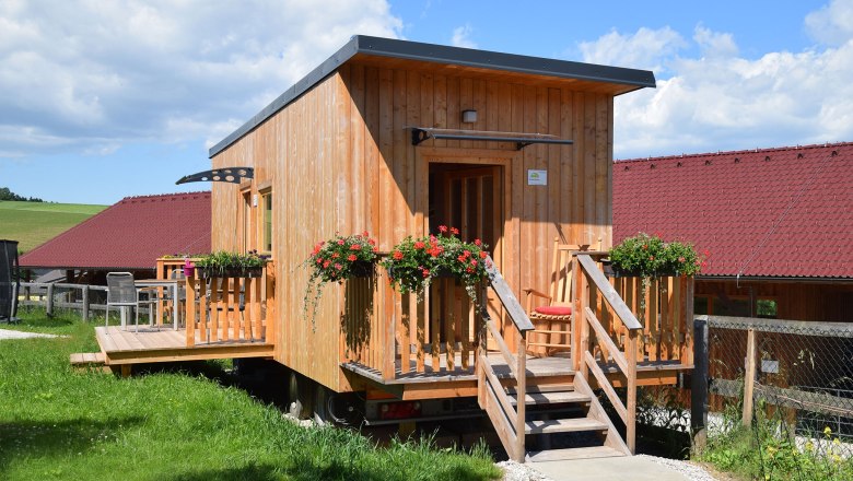 &Uacute;tuln&yacute; karavan na farme Esperanza, &copy; Mag.a Martina Kotzina, Esperanza- Zentrum f&uuml;r tierunterst&uuml;tzte P&auml;dagogik