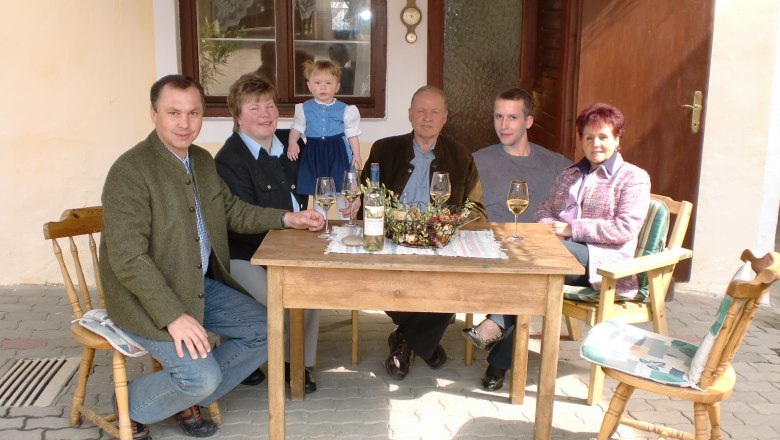 Family business, &copy; Familie Arocker