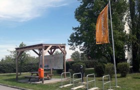 Cycle rest area on the Kellerberg, &copy; Michael M&uuml;ller