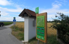 Katzelsdorf bike start board, &copy; &copy;Wiener Alpen