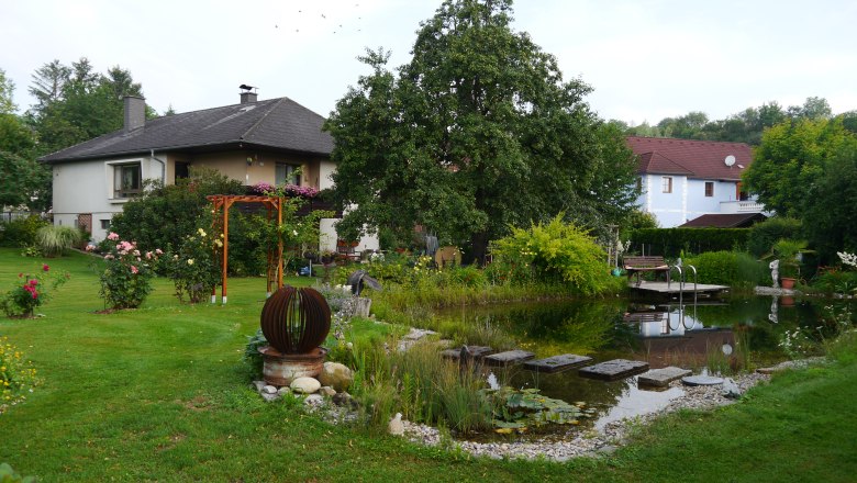 Garden with swimming biotope, © fbeck Garden with swimming biotope, © fbeck