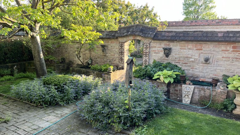 Enjoy nature in the garden, &copy; Monika K&ouml;hler