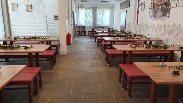 Wine taverns & Reisinger winery, &copy; Heurigen & Weinbau Reisinger