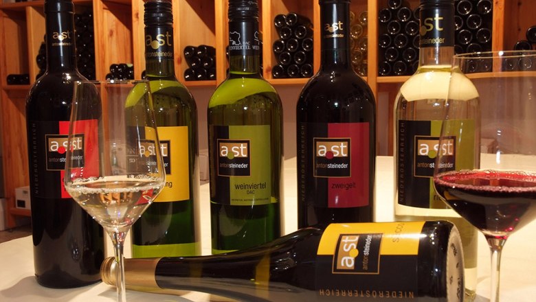 Wine assortment, &copy; Seymannfilm