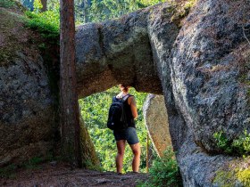 Medvedia stopa vo Waldvierteli - nov&yacute; bočn&yacute; chodn&iacute;k "Felsengarten", Steinerner Torbogen, &copy; Martin Lugmayr