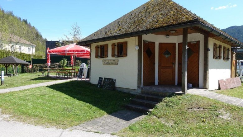 Chata v parku v lete, &copy; Familie Blieweis