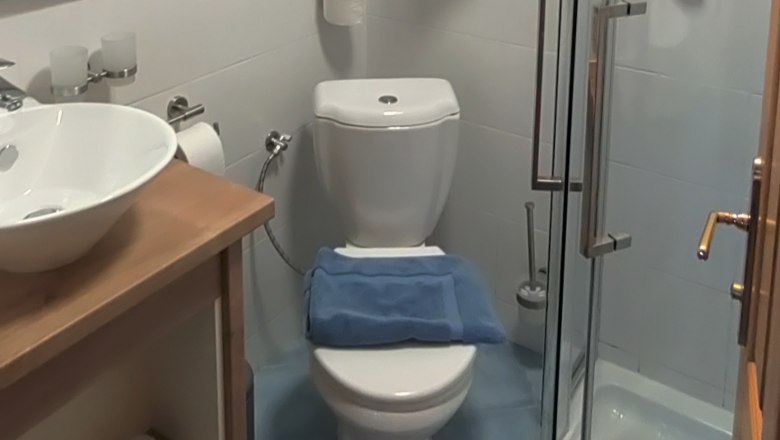 Bathroom and WC, &copy; Arkadenhof Schneider