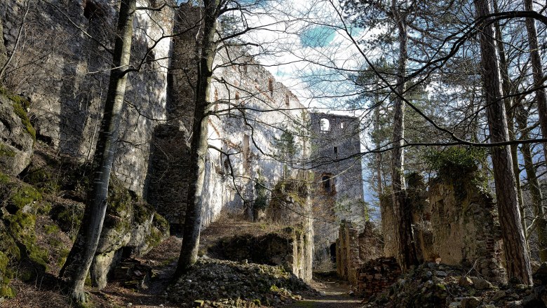 Merkenstein castle ruins, © Johann Ployer