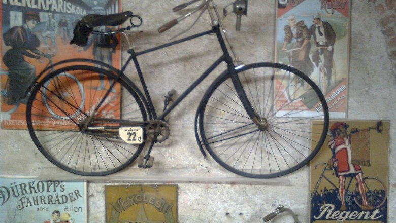 Bicycle Museum V&ouml;sendorf Castle, &copy; Fahrradmuseum Schloss V&ouml;sendorf