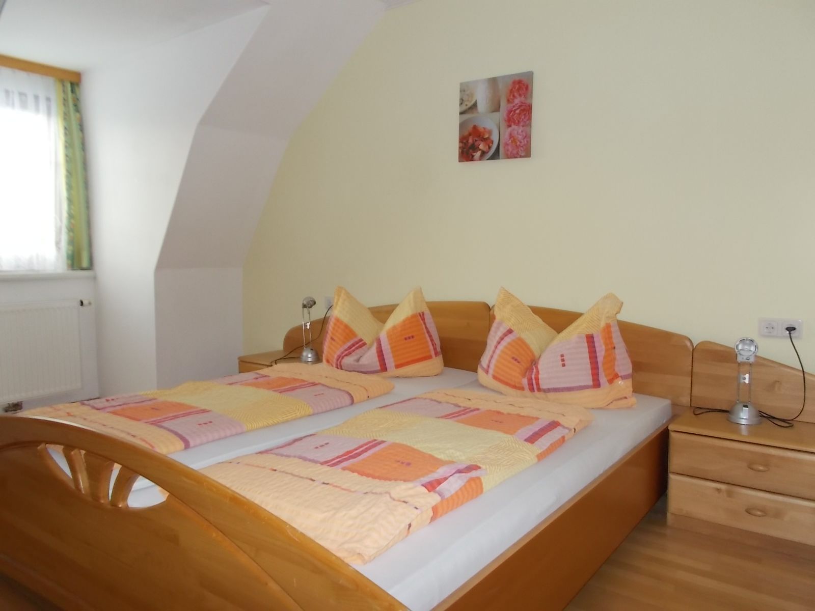 Pohľad na izbu a apartmán